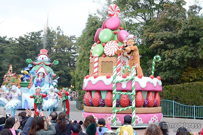 マカロンで作ったプルートの家