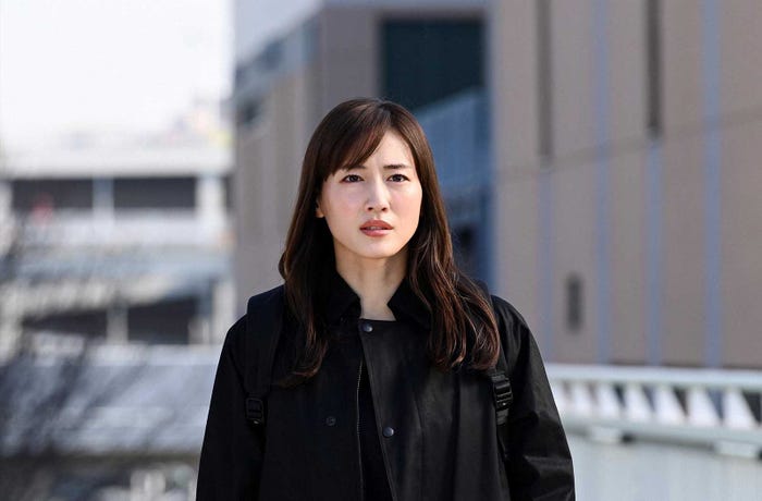 綾瀬はるか「天国と地獄 ~サイコな2人~」第6話より(C)TBS