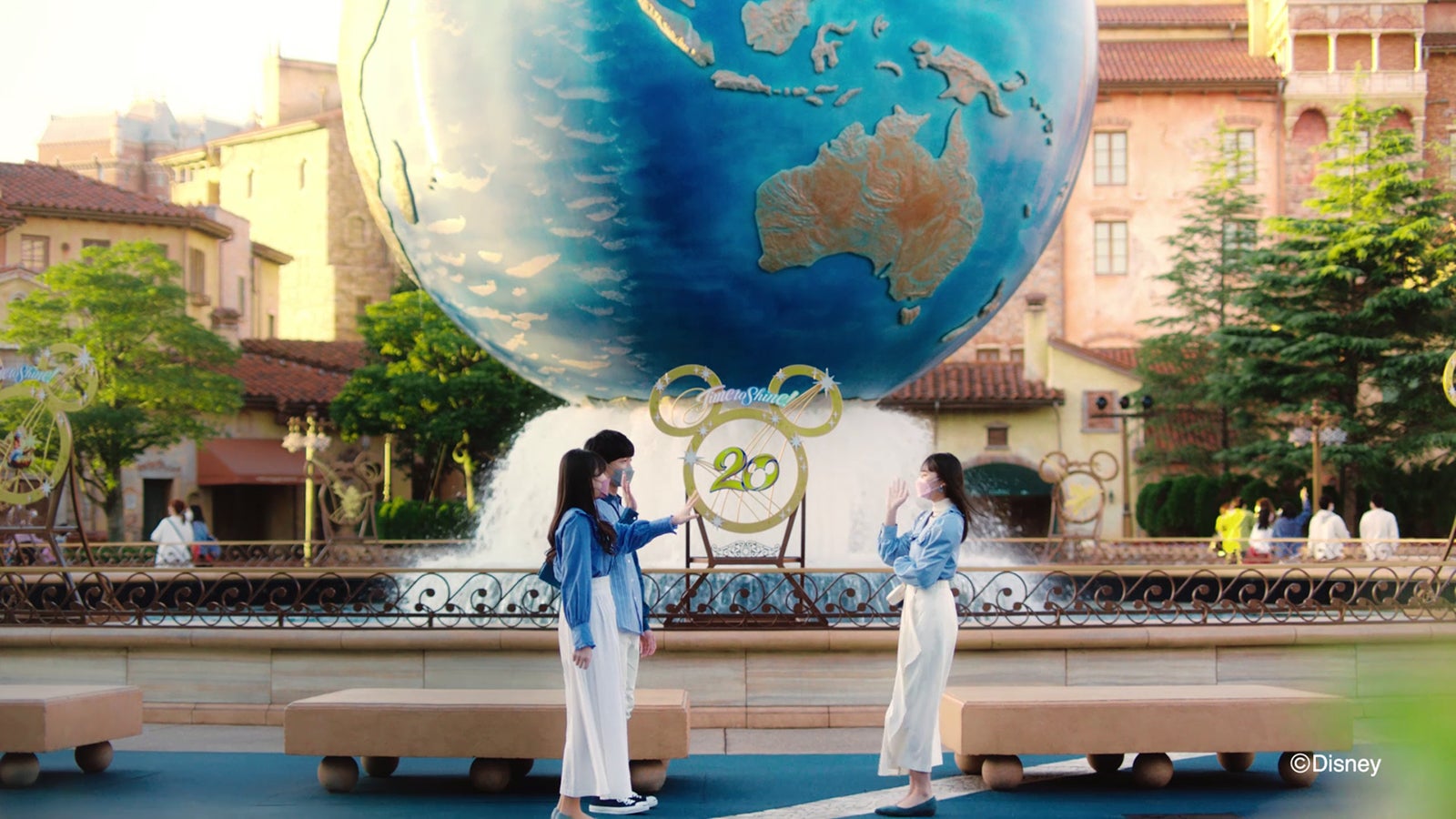 遠藤さくら／新CM「東京ディズニーシー20周年記念カード」篇より（C）Disney