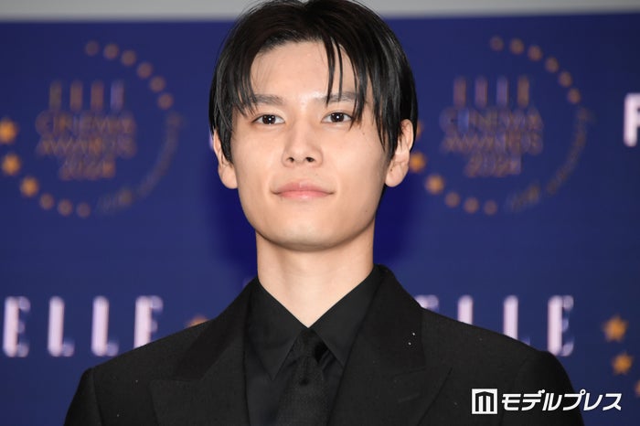 萩原利久、受賞に歓喜 杉咲花らとの共演映画は「初めて経験することが多かった」【ELLE CINEMA AWARDS 2024】
