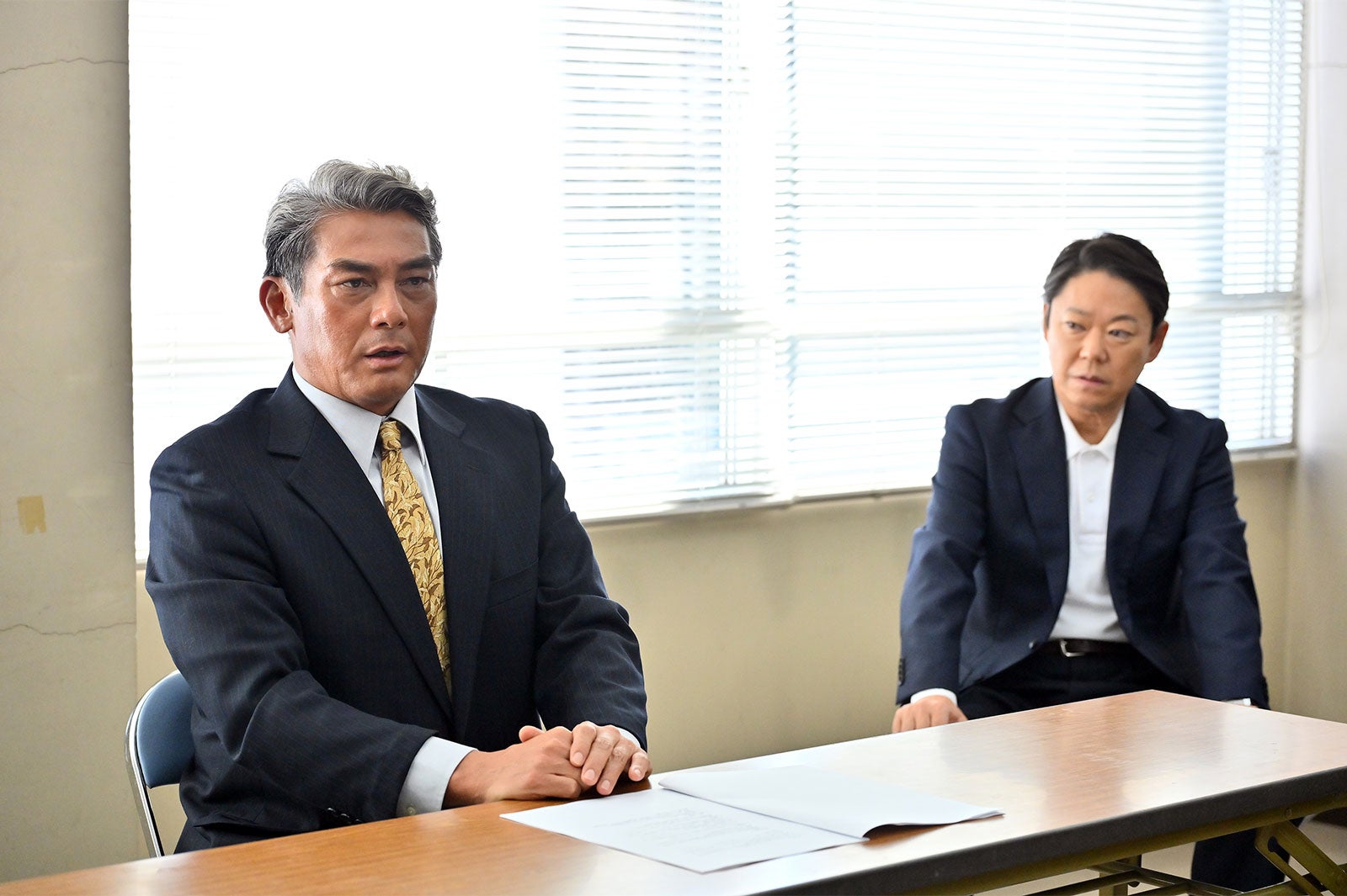 宍戸開、阿部サダヲ（C）「不適切にもほどがある！」最終話より