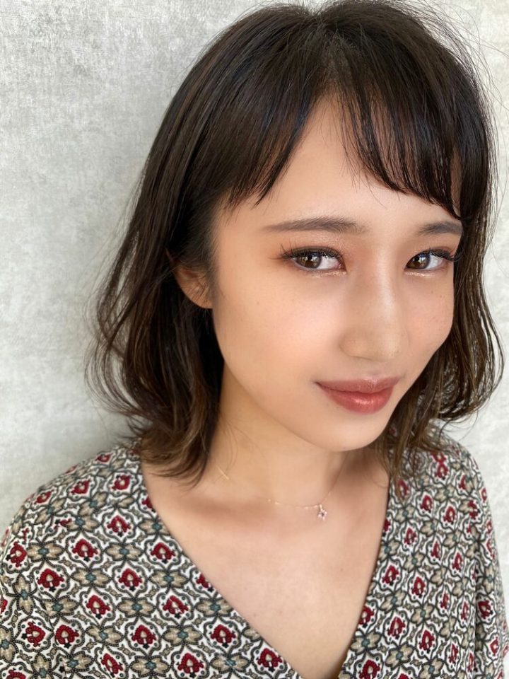 大人女子に似合う オン眉 ボブ 15選 おしゃれに小顔見えする髪型をご紹介 モデルプレス