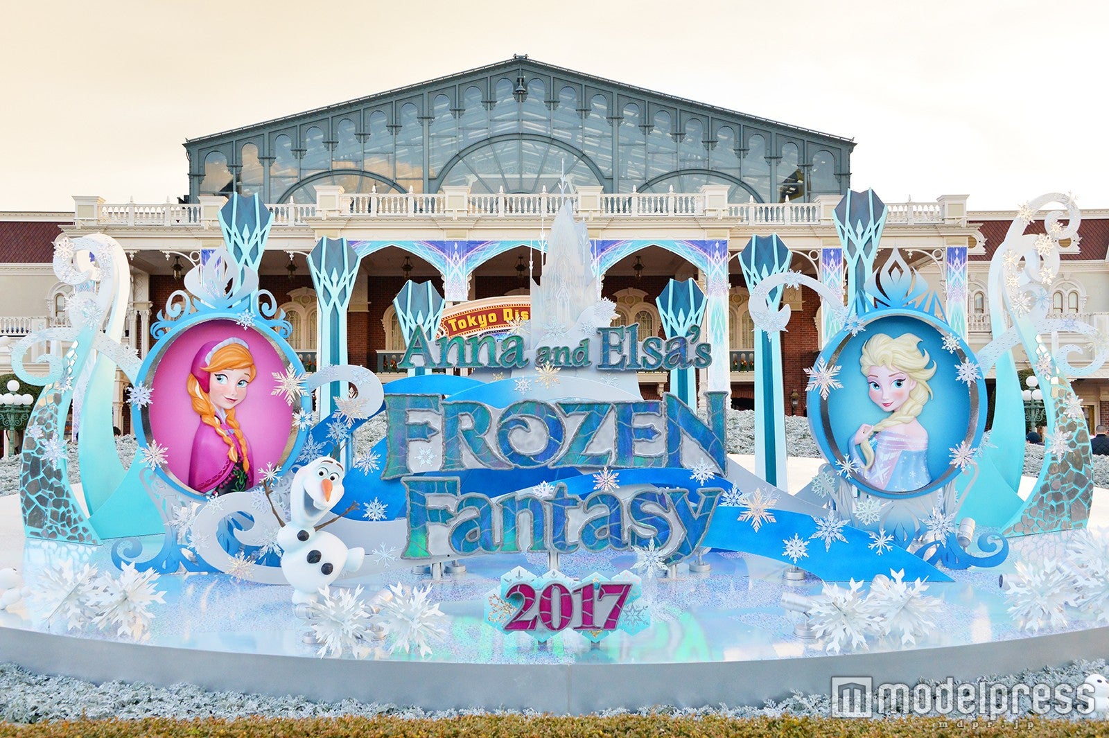 エントランス（C）モデルプレス