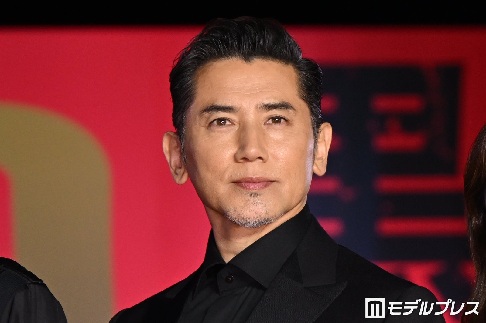 本木雅弘、映画「黒牢城」撮影時に2回連続で落馬 共演者が裏側明かす「1回転してスパッとお尻から落ちて…」