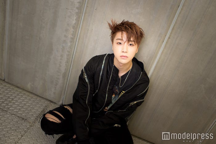 ジナン/JINHWAN (C)モデルプレス