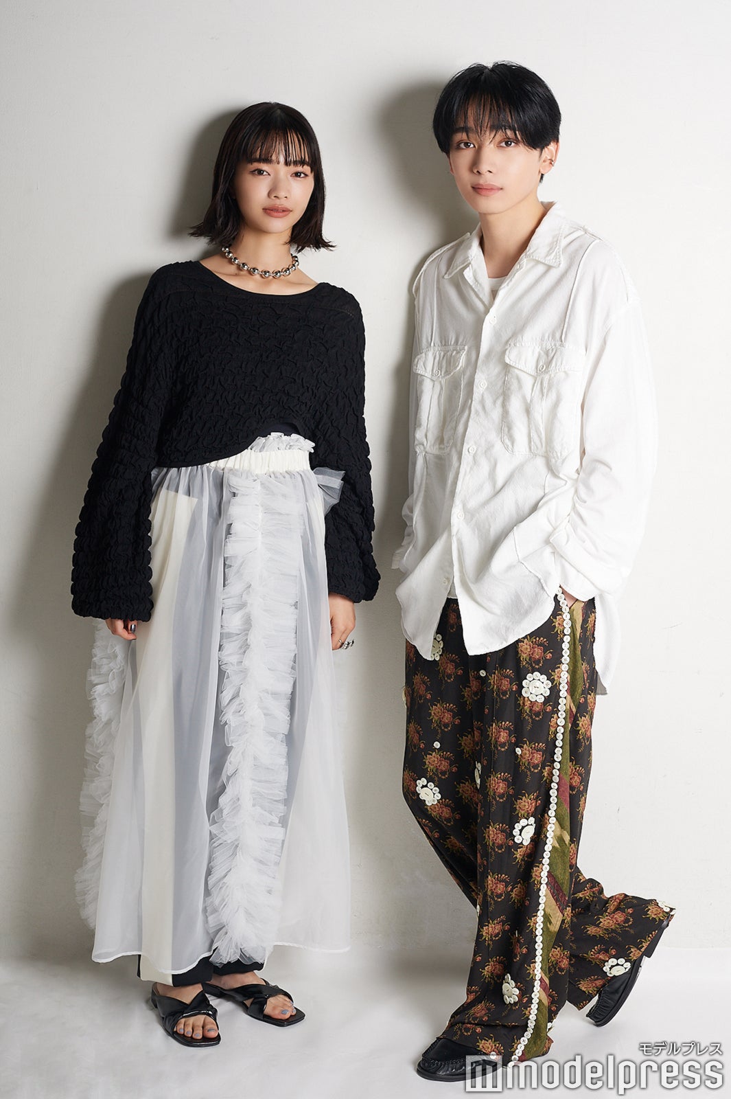 （左から）見上愛、宮世琉弥（C）モデルプレス