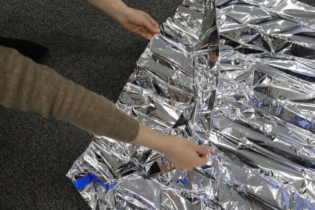 ダイソーのあったかい保温アルミ寝袋