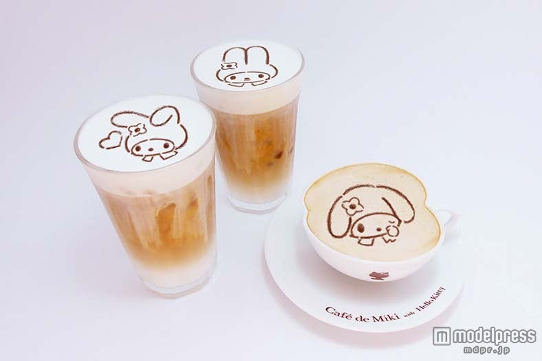 「マイメロディのカフェラテ」594円（税込）／画像提供：グレート
