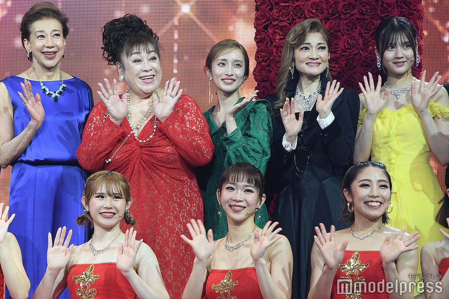 （左から）前田美波里、森公美子、梅田彩佳、島田歌穂、中村麗乃（C）モデルプレス