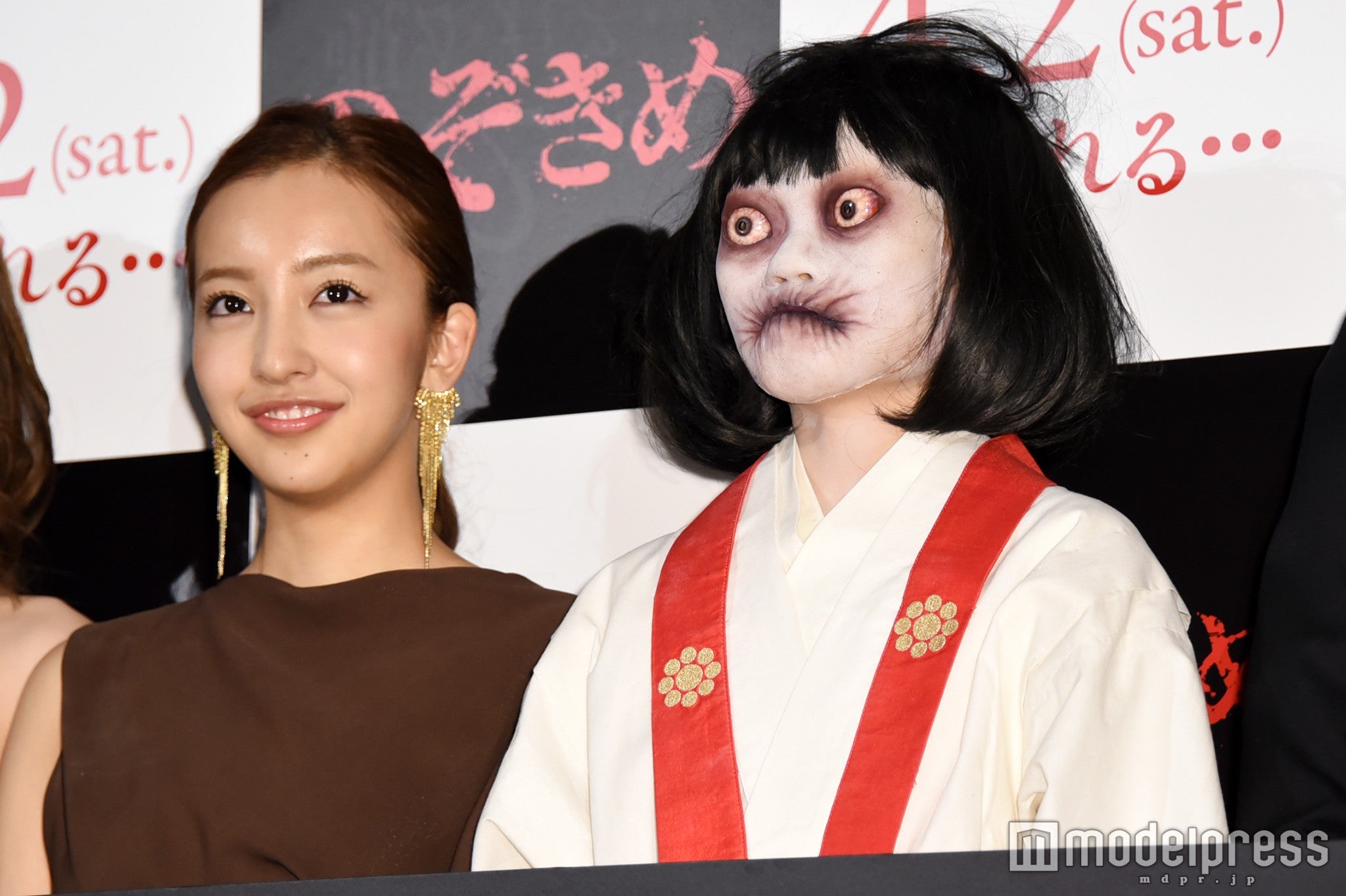 板野友美、のぞきめ（C）モデルプレス