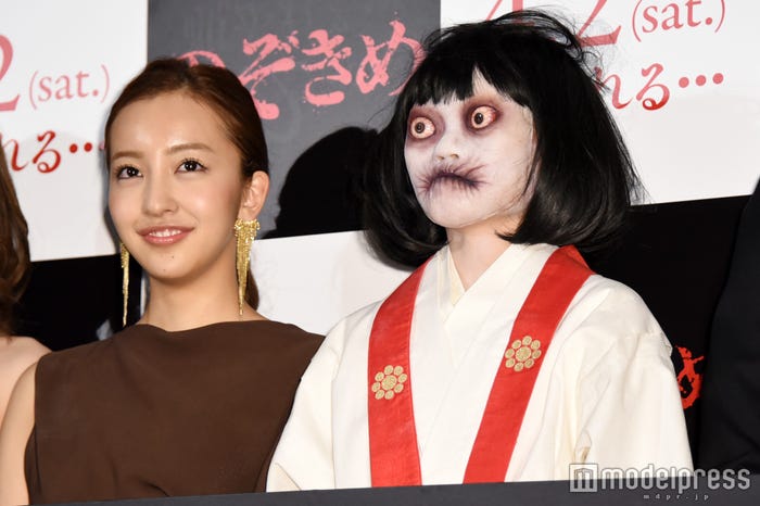 板野友美、のぞきめ(C)モデルプレス