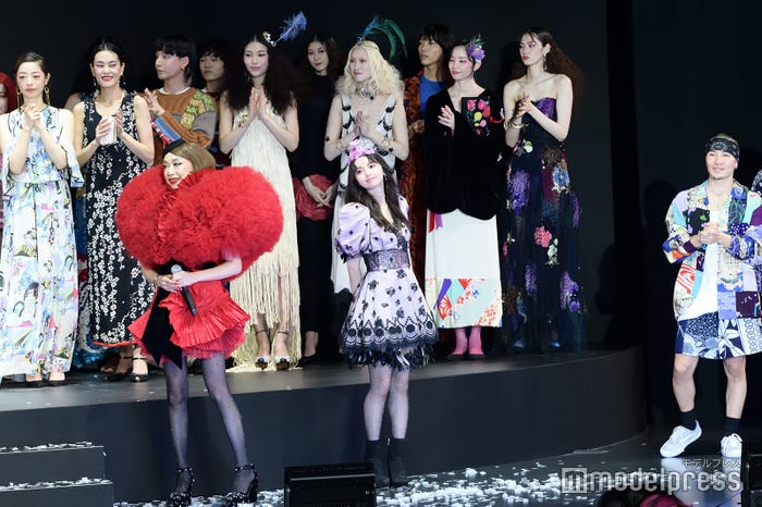 「春はあけぼの、夏は夜、秋は夕暮れ、冬はつとめて…IT’S SHOW TIME」(C)モデルプレス