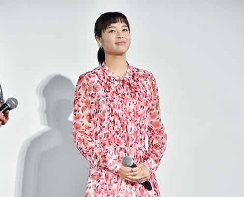 広瀬すず、花柄ミニワンピדサクラ色”メイクで春気分<ファッションチェック>