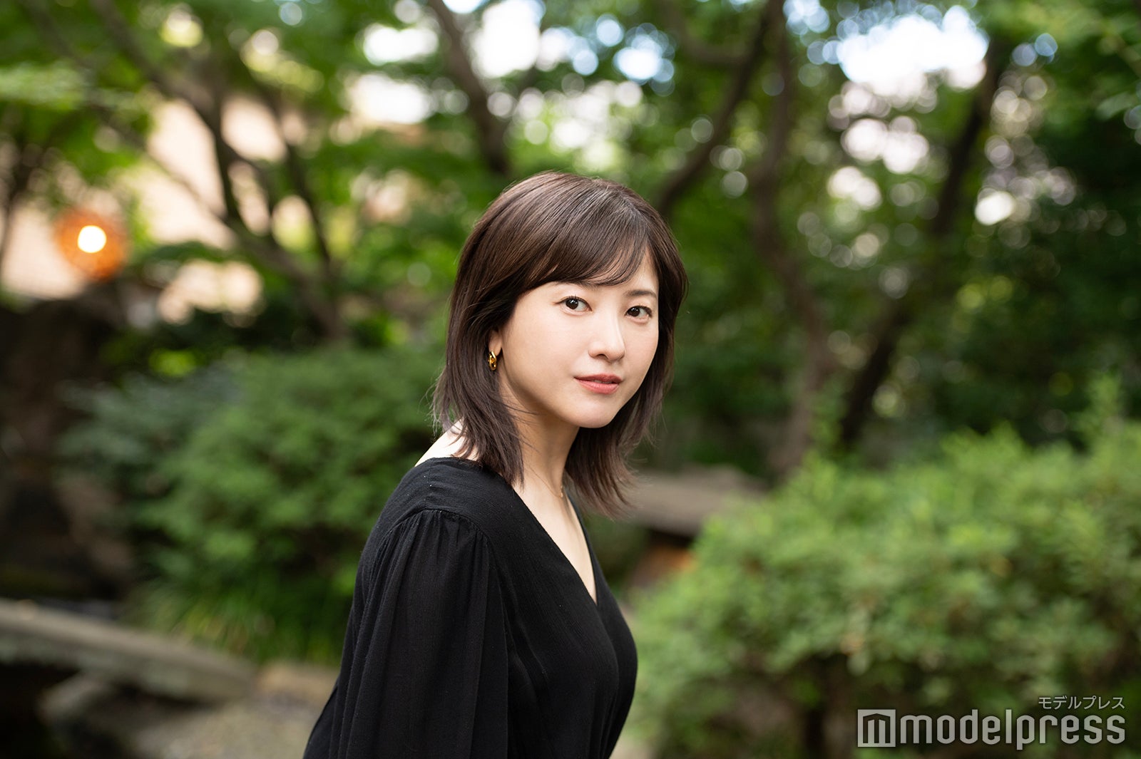 FRaU1月号　2017年　吉高由里子　　期間限定5/28まで Fqk-hiNLwAWE-