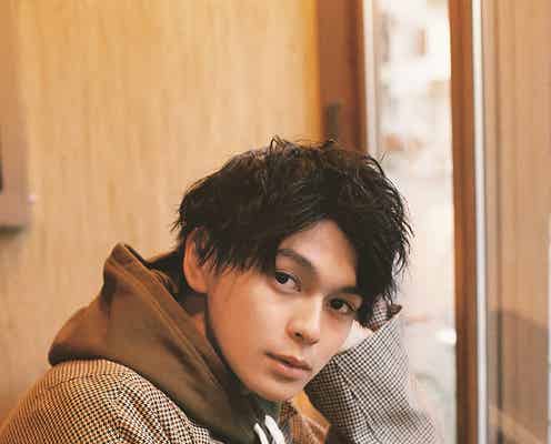 新田真剣佑の弟・眞栄田郷敦「ViVi」初登場 デート企画挑戦で“優しいエスコート”披露