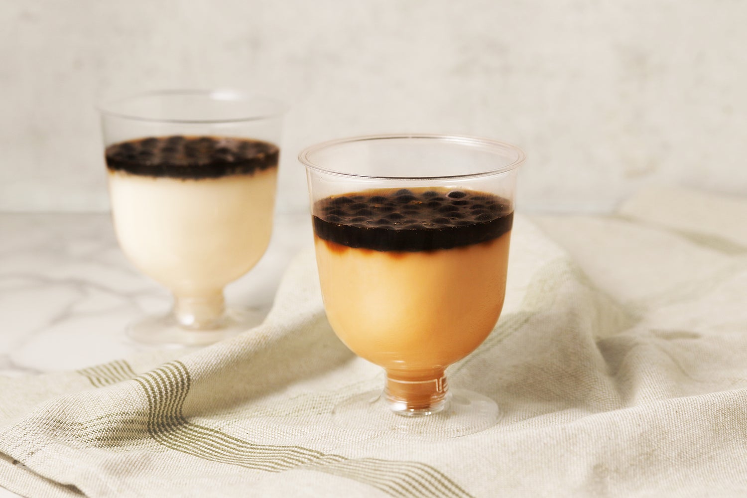 黒糖タピオカプリン2種（豆乳、豆乳＆ロイヤルNO.9）　各320円（税抜き） ／画像提供：ポトマック