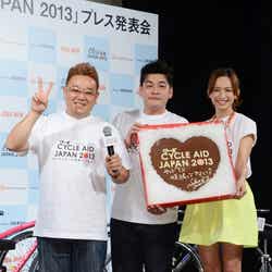 東日本復興支援サイクリングイベント「CYCLE AID JAPAN 2013」プレス発表会(左から:伊達みきお、富澤たけし、優木まおみ)