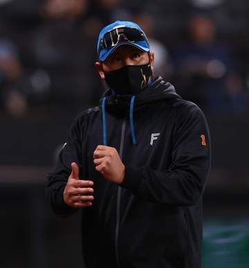 今季初ドローの日本ハム・新庄監督「満塁本塁打やり返されましたね」 八回に福島が同点の満塁被弾「そりゃ打たれる時もありゃ抑える時もあって。野球ってそういうもんすよ」