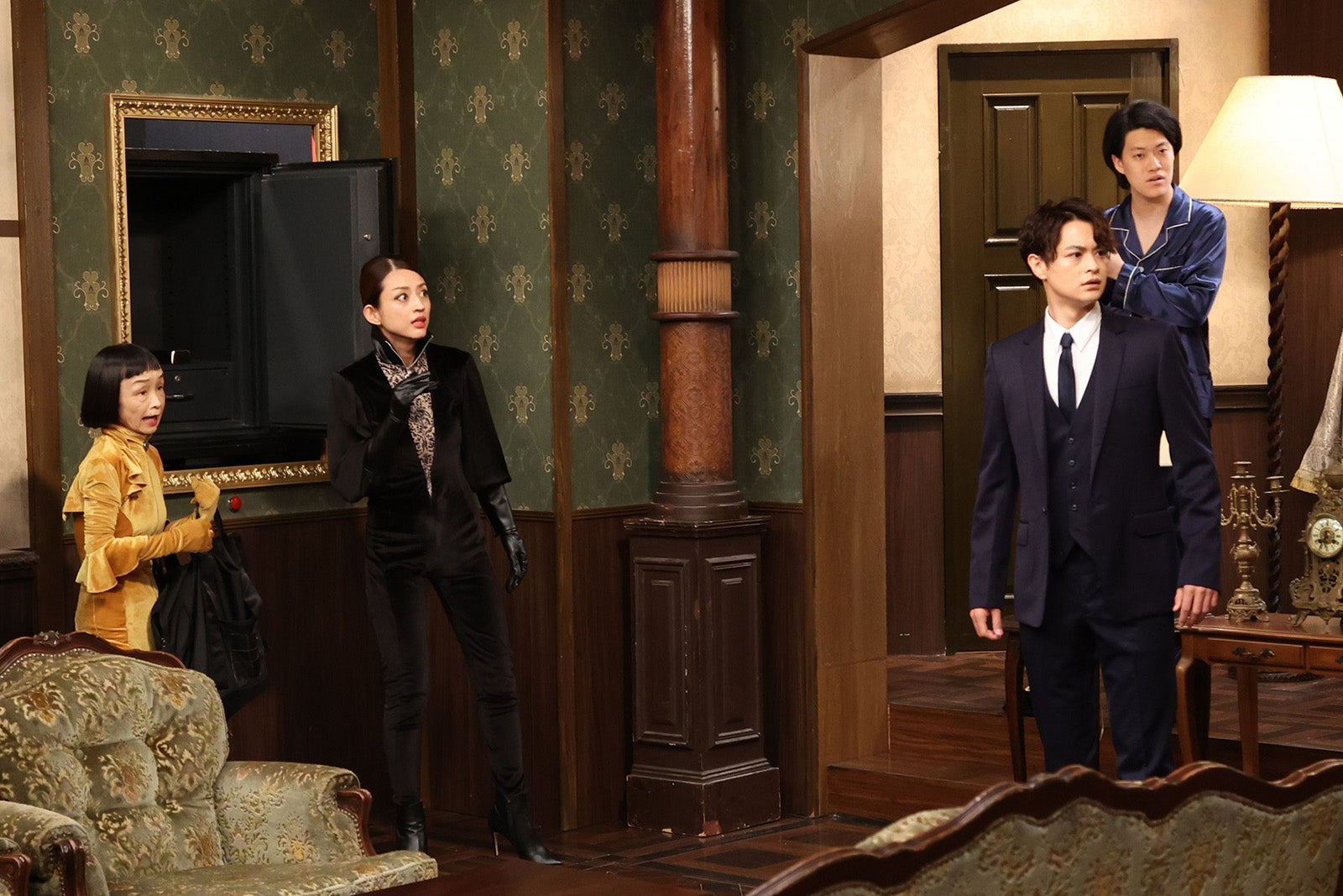 どんぐり、小沢真珠、瀬戸康史、粗品（C）フジテレビ