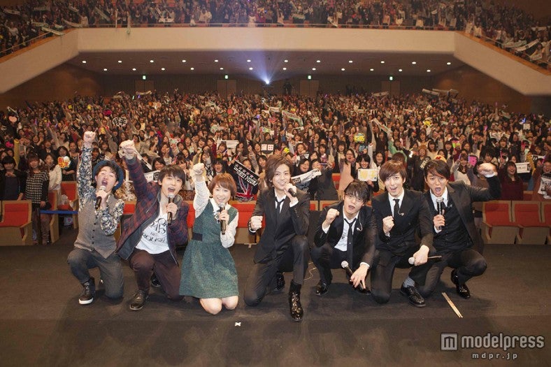 CRUDE PLAYとMUSH＆Coがライブを開催