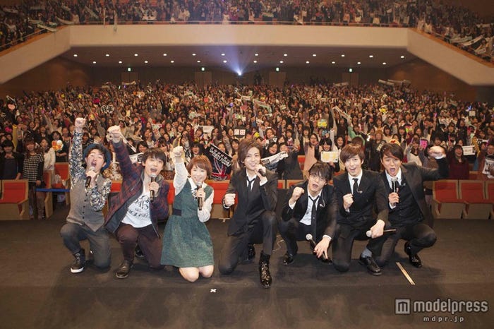 CRUDE PLAYとMUSH&Coがライブを開催