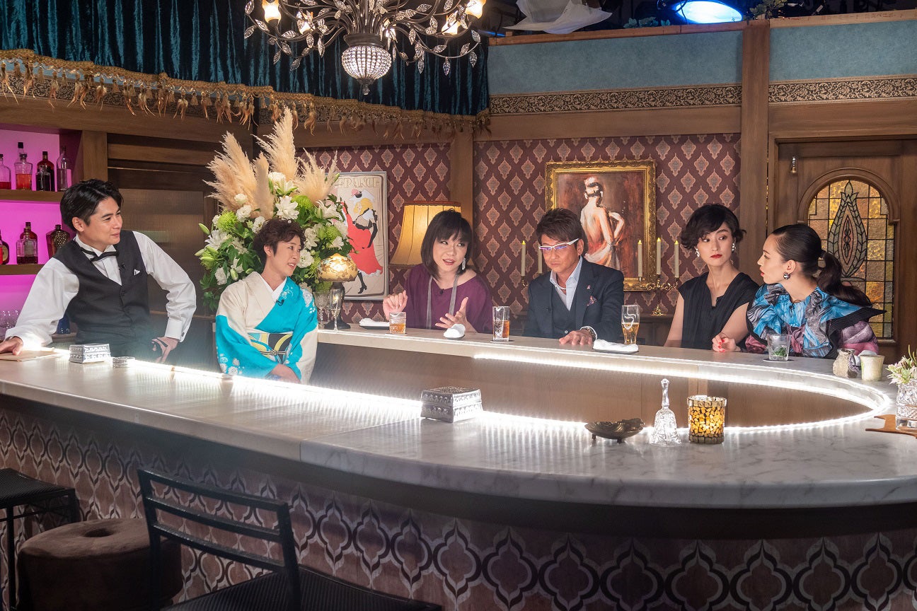 （左から）吉村崇、寺島しのぶ、ミッツ・マングローブ、哀川翔、シシド・カフカ、水原希子（C）NHK