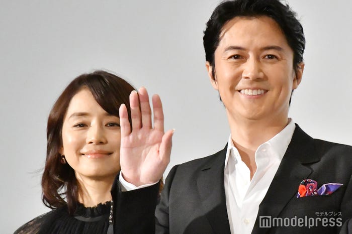 石田ゆり子、福山雅治(C)モデルプレス