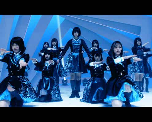 “坂道AKB”が「神コラボ」と話題沸騰 過去には“こじ坂46”“まゆ坂46”も<これまでの48&46グループ・奇跡のコラボを振り返る>