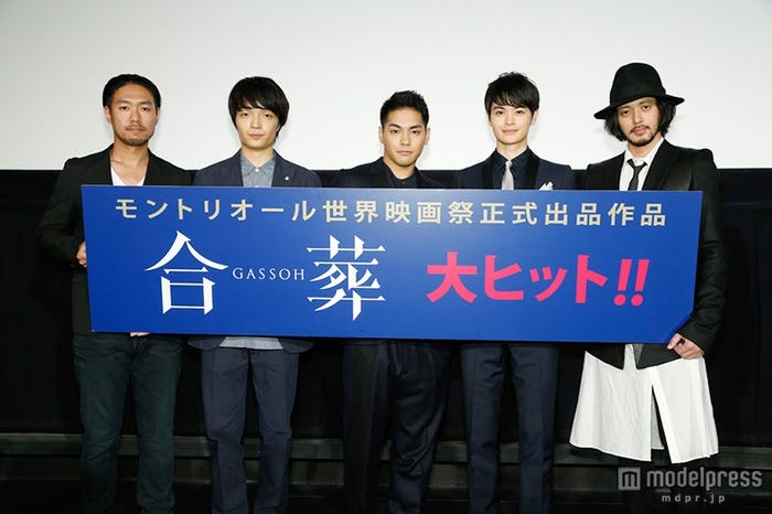 (左から)小林達夫監督、岡山天音、柳楽優弥、瀬戸康史、オダギリジョー(C)2015 杉浦日向子・MS.HS/「合葬」製作委員会