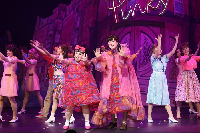 舞台「ヘアスプレー」より(提供写真)