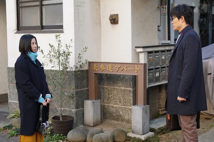 吉高由里子、鈴木亮平「東京タラレバ娘」第6話より(C)日本テレビ