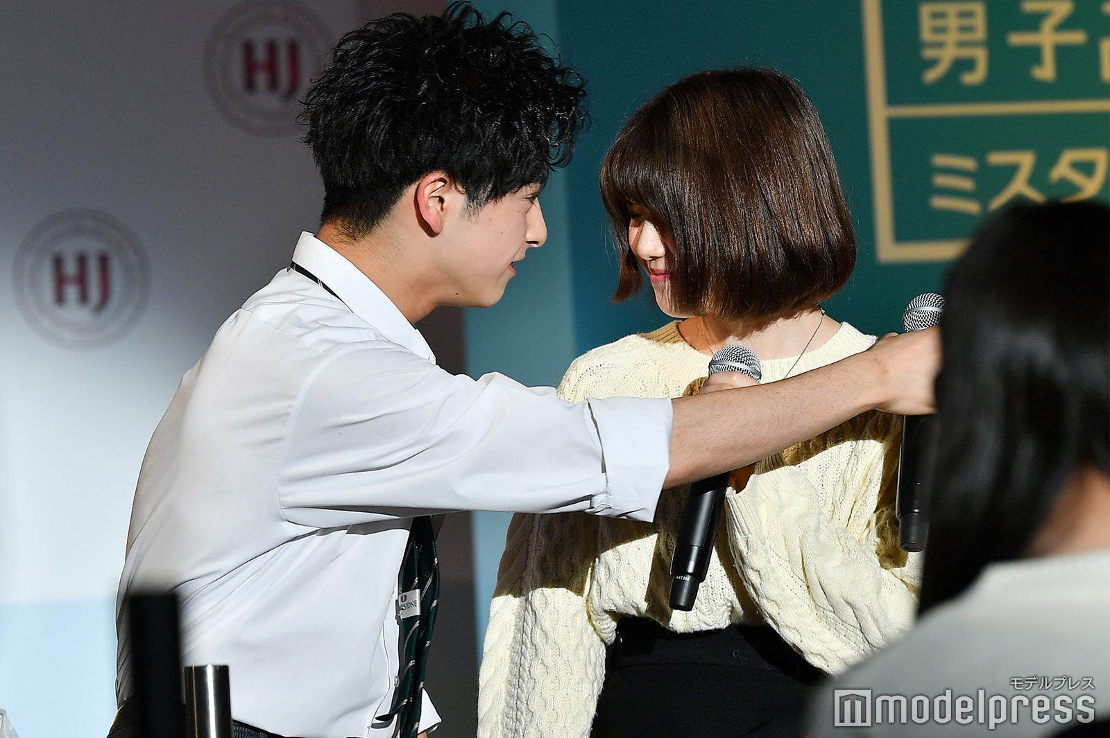 胸キュンパフォーマンスの様子 （C）モデルプレス