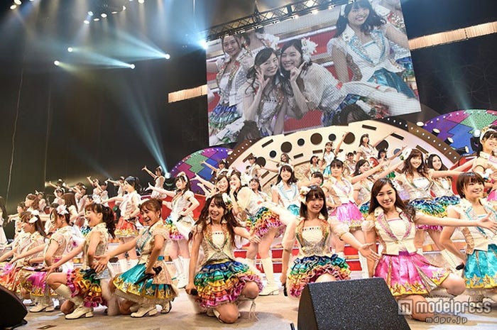 「SKE48冬コン2015 名古屋再始動。~珠理奈が帰って来た~ひと足お先にXmas!ユニット祭り」の様子(C)AKS