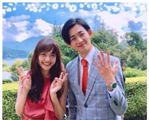 松井愛莉&竜星涼“寄り添い2ショット”で結婚指輪アピール?<オトナ高校>
