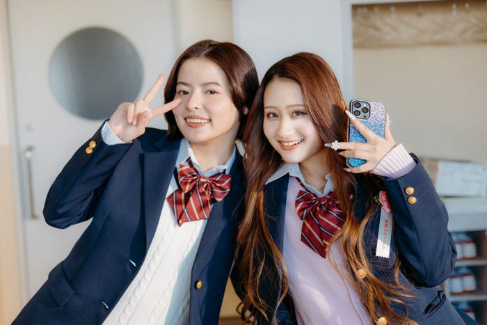 羽音、伊藤愛依海(C)AbemaTV, Inc.