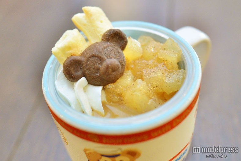 たっぷりとトッピング（C）Disney