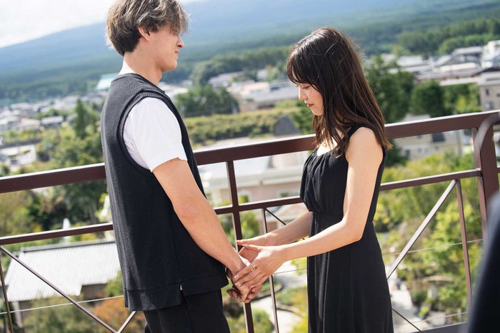 才川コージ、新田さちか『恋愛ドラマな恋がしたい～Kiss On The Bed～』最終話（C）AbemaTV, Inc.