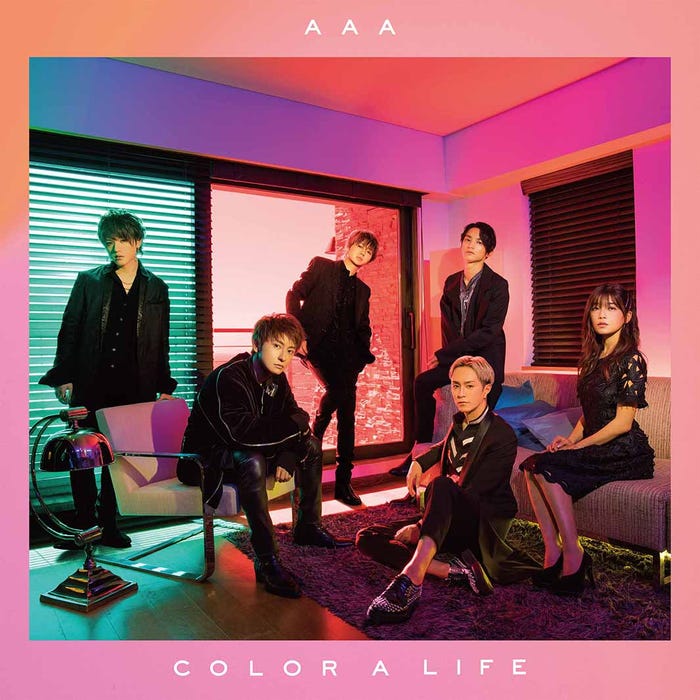 AAAニューアルバム「COLOR A LIFE」(8月29日発売)CD(画像提供:avex)