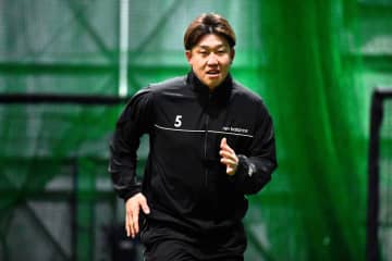 広島・小園が自主トレ公開でWBC熱望「出たい気持ち強く持っている」 契約未更改も「今年もカープで頑張りたい」