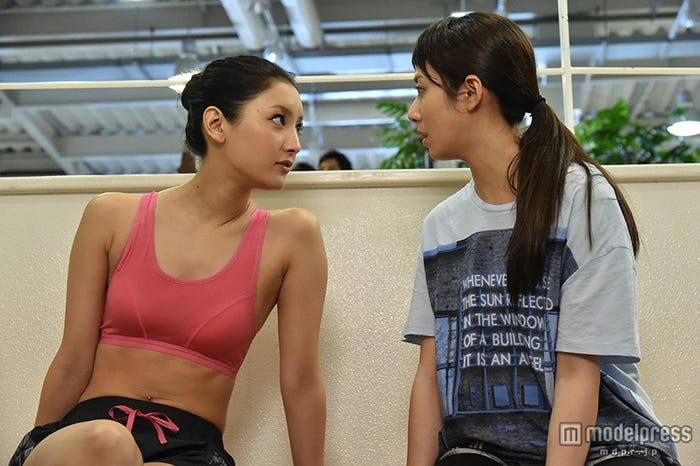 菜々緒、木村文乃/「サイレーン」第1話・場面カット/画像提供:関西テレビ