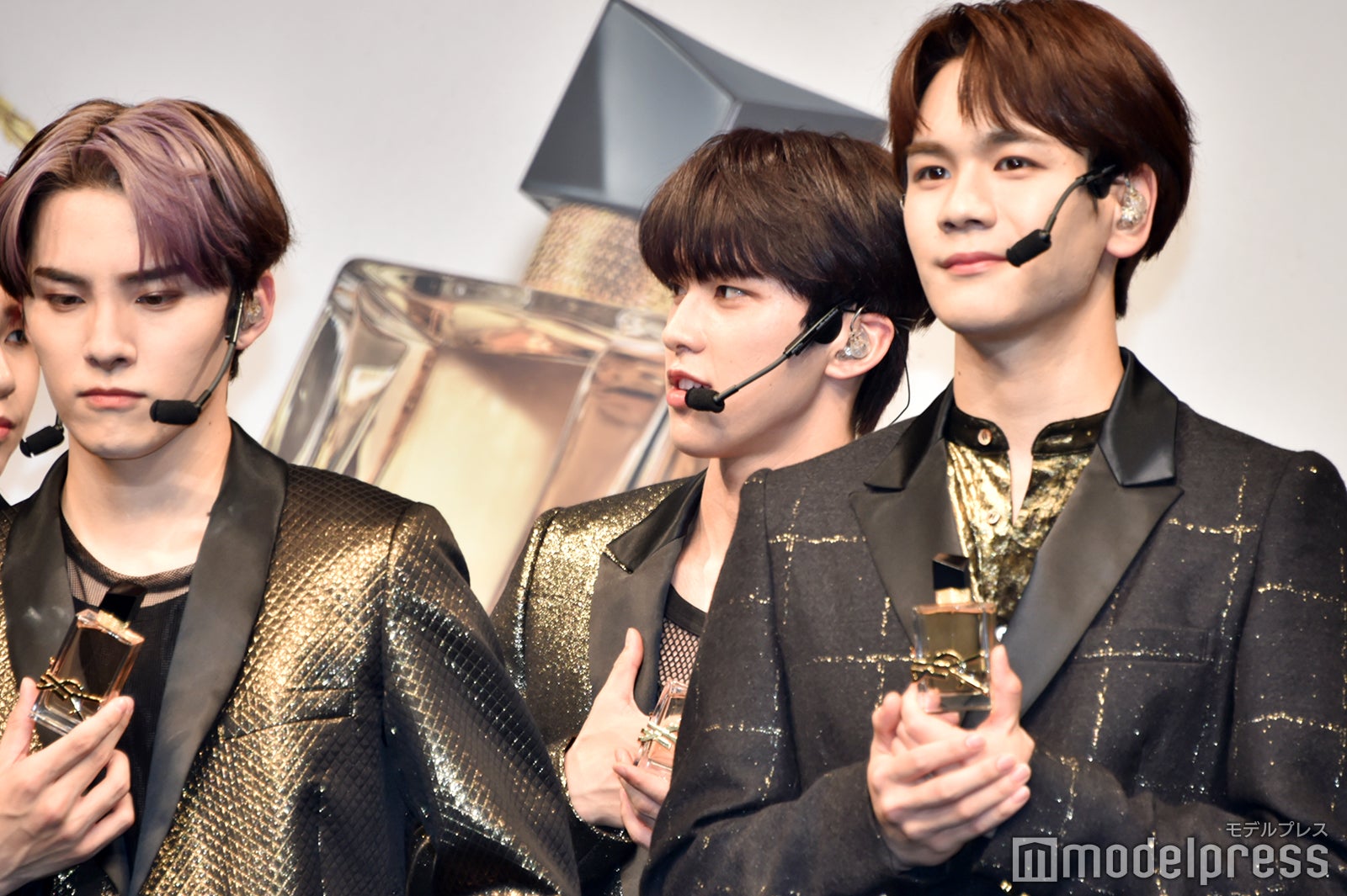 河野純喜（中央） （C）モデルプレス