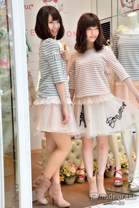 （左から）菊地あやか、島崎遥香