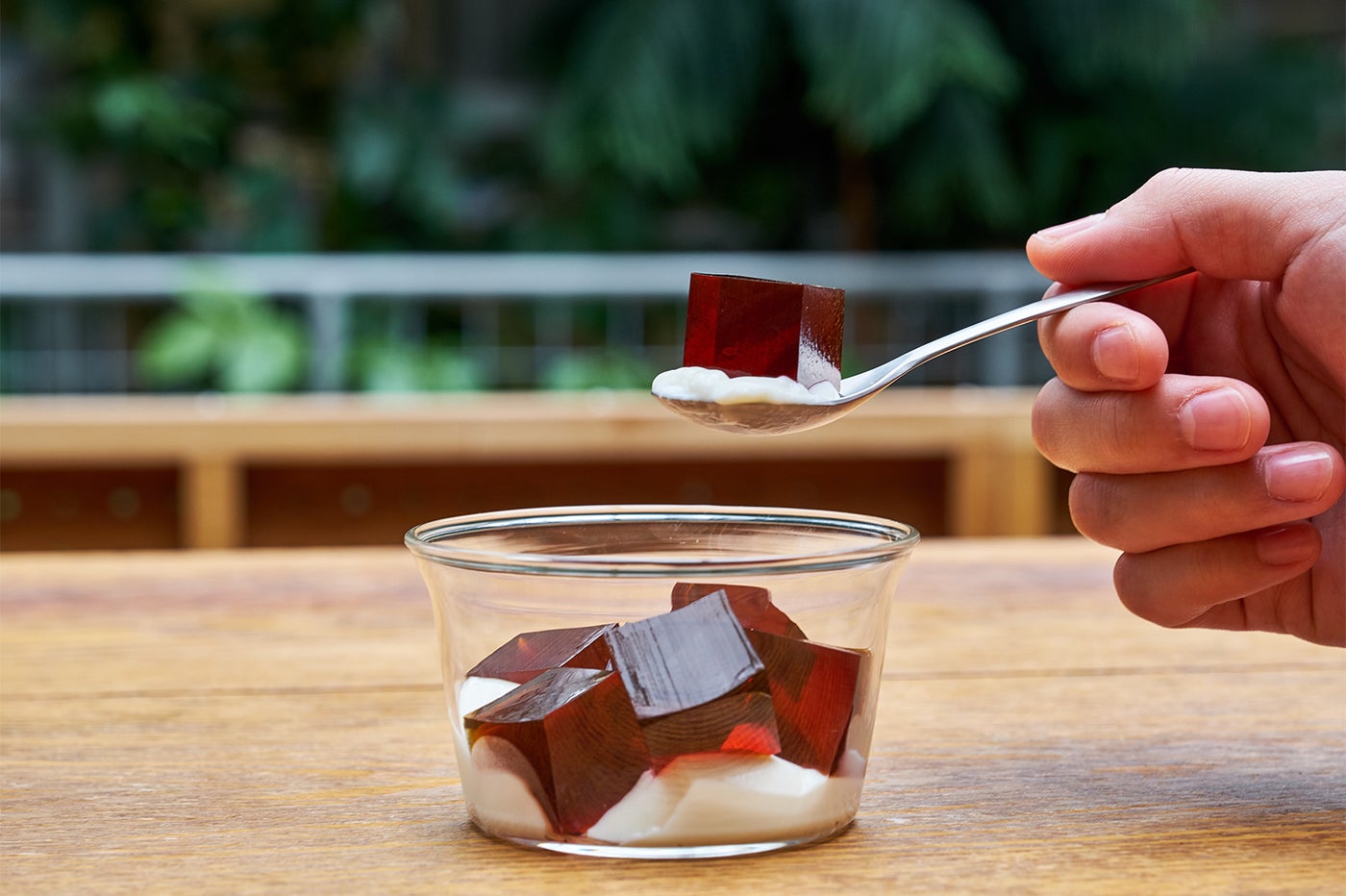 神戸先行で登場する「コールドブリュー コーヒーゼリー」280円／画像提供：Blue Bottle Coffee Japan