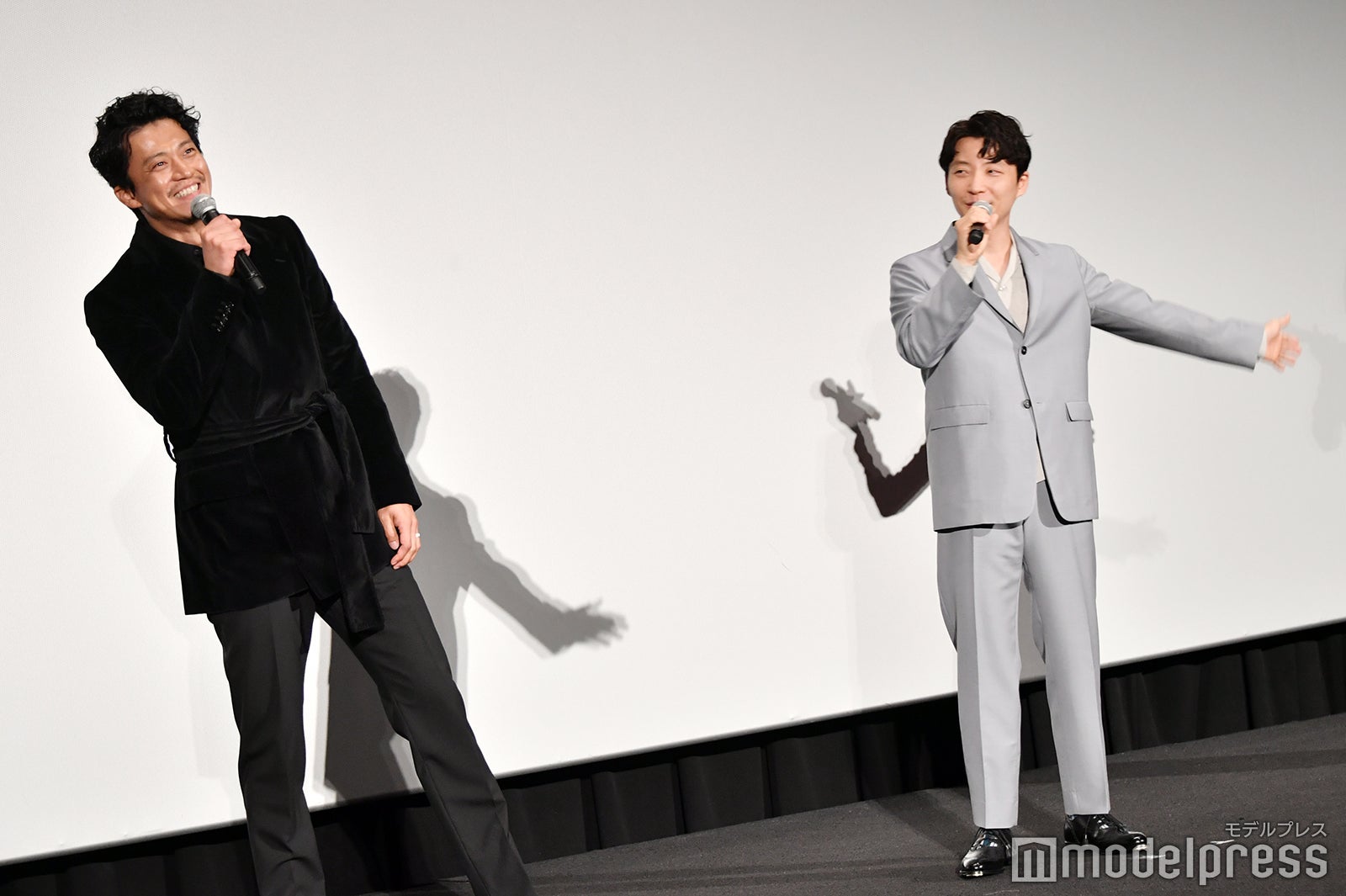 小栗旬、星野源（C）モデルプレス