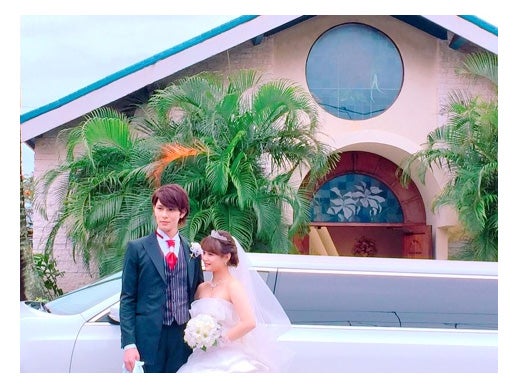 新垣里沙 ハワイ挙式を報告 純白ウェディングドレス姿で夫と2ショット モデルプレス