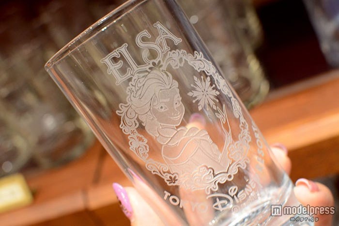 エルサ柄のグラス/2600円
