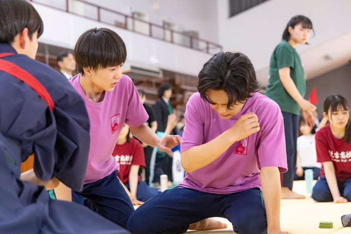 坂元愛登、齋藤潤「ちはやふる−めぐり−」第8話(C)日本テレビ