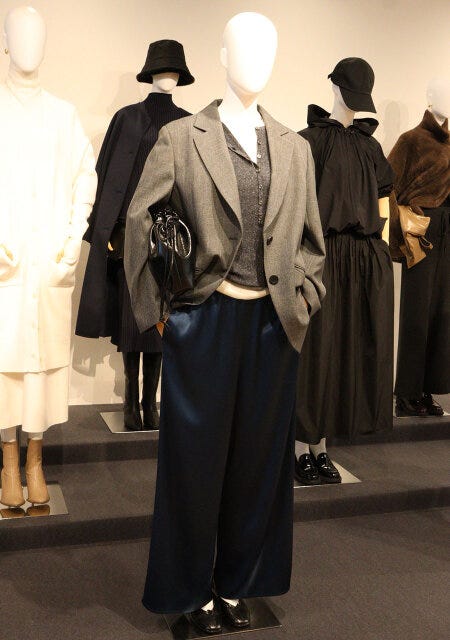 PLST展示会　2025年秋冬　サテンパンツコーデ　ネイビー