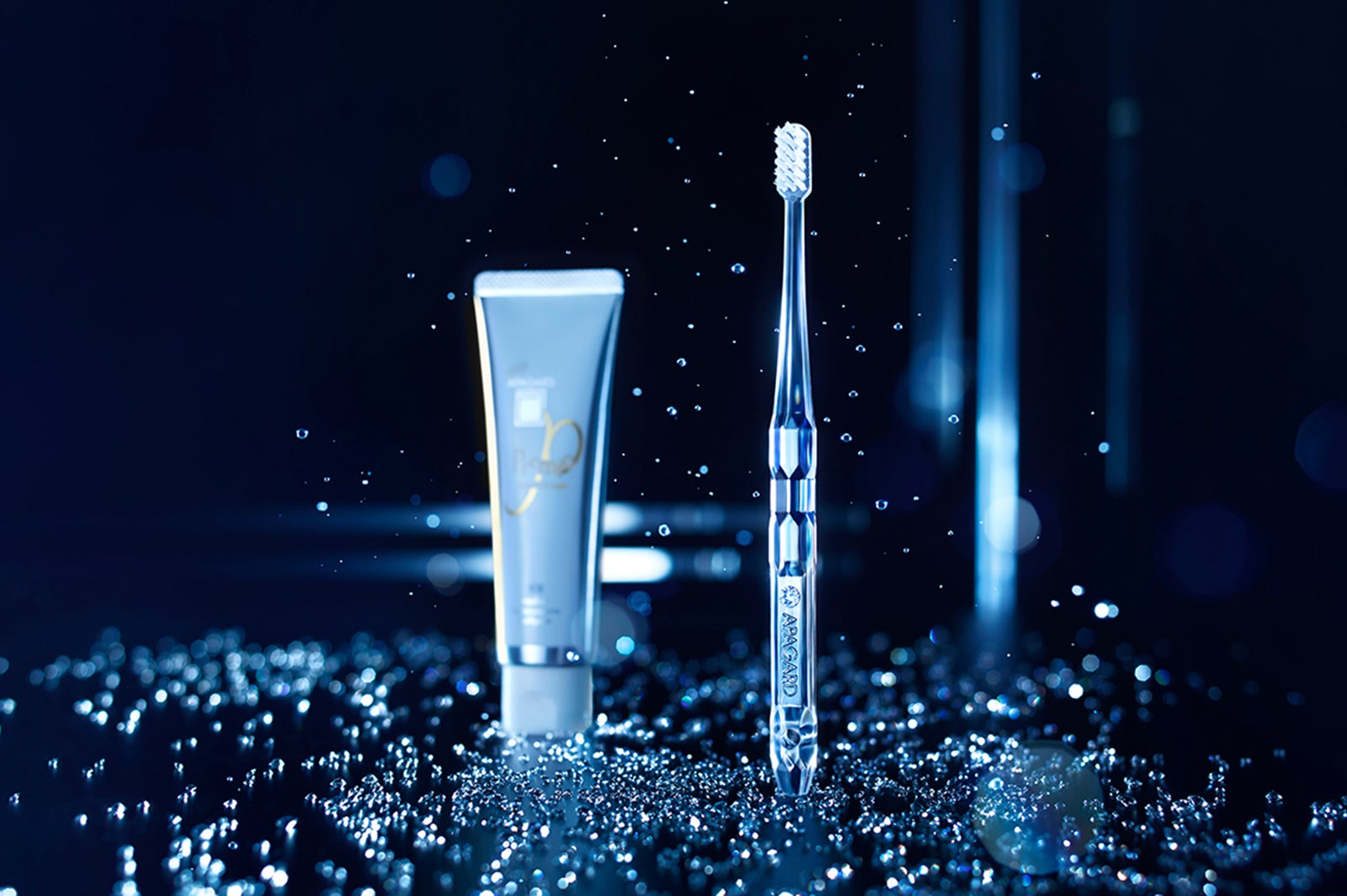 スワロフスキー・クリスタルをあしらったデザイン