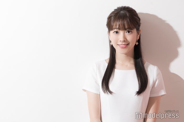 三上真奈アナウンサー(C)モデルプレス